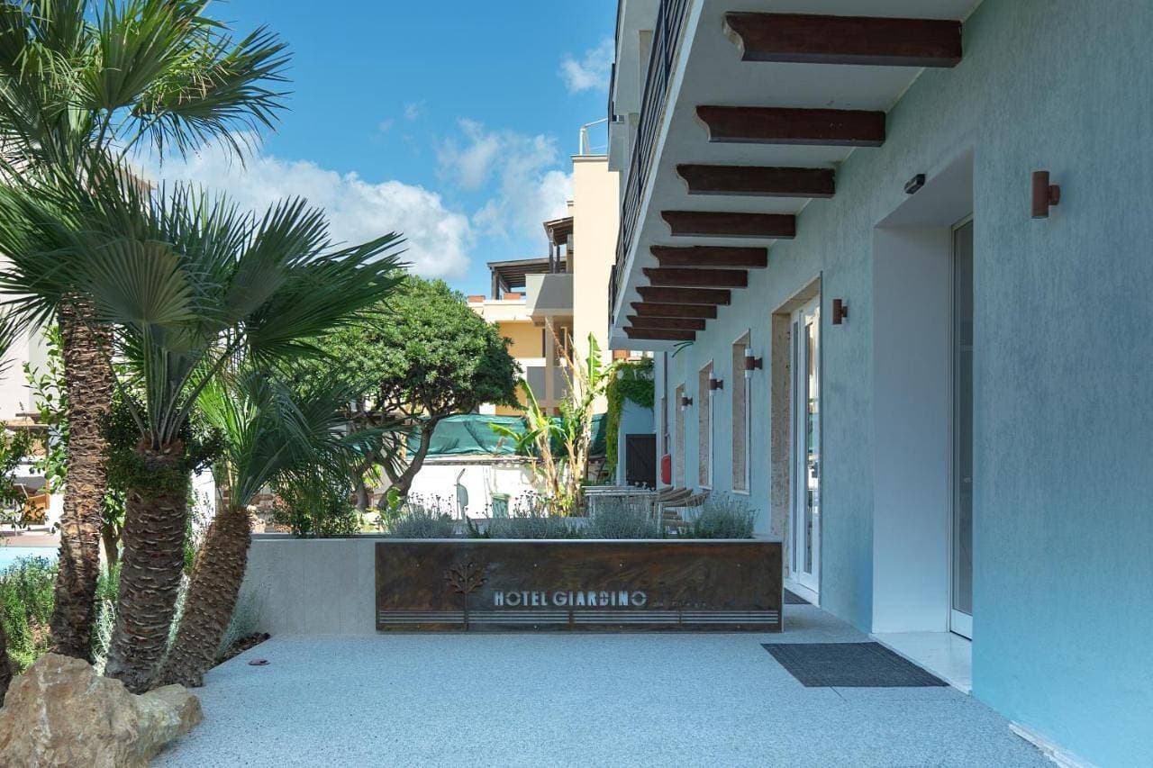 Foto 4 von 13: Superior Double or Twin Room with Pool View