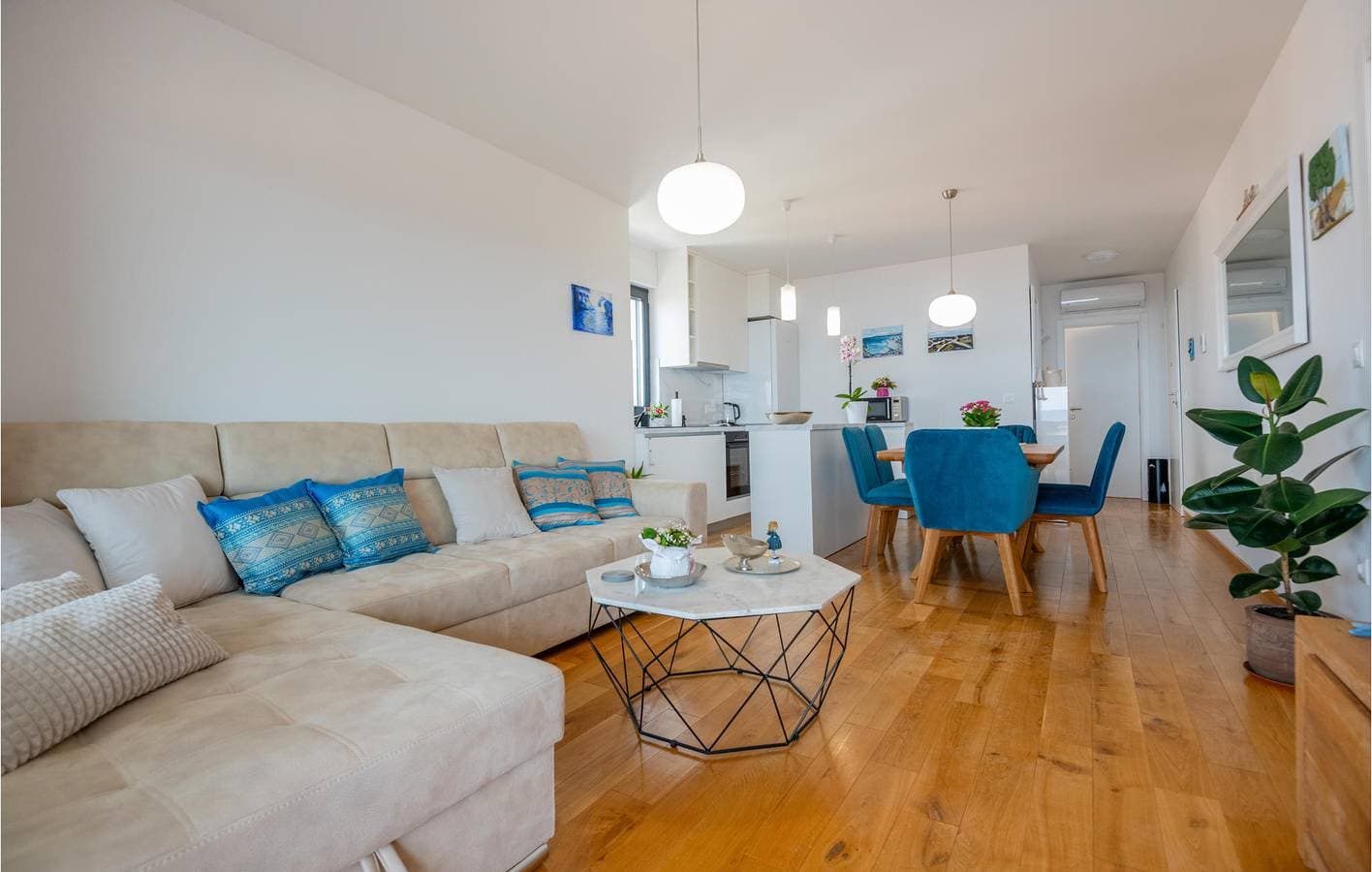 Foto 5 von 26: Charmantes Apartment mit Terrasse, 400 m zur Küste und 700 m zum Zentrum von Makarska