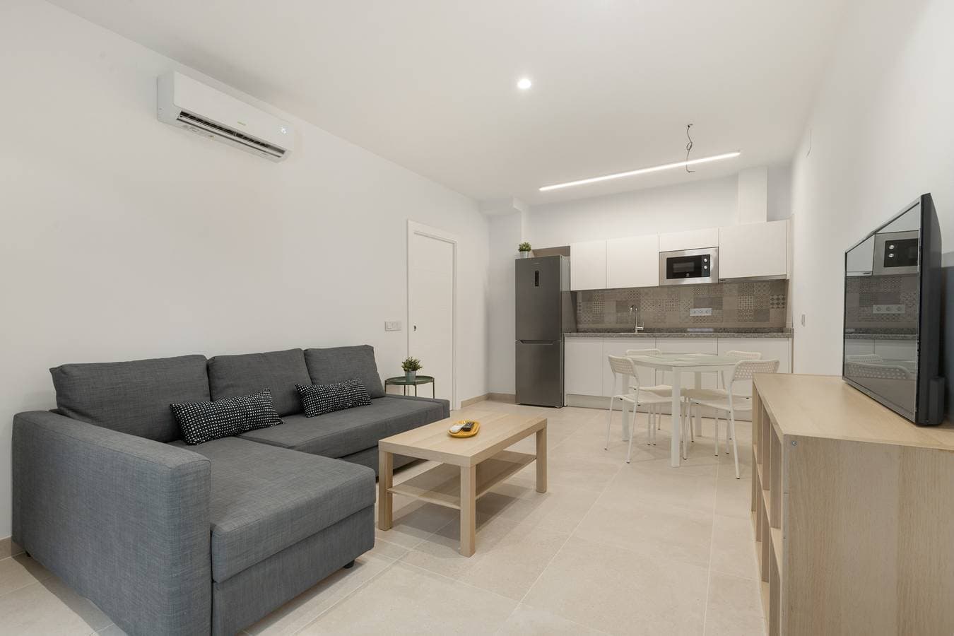 Foto 9 von 21: Ferienwohnung 'Zimmer 2' mit WLAN und Klimaanlage
