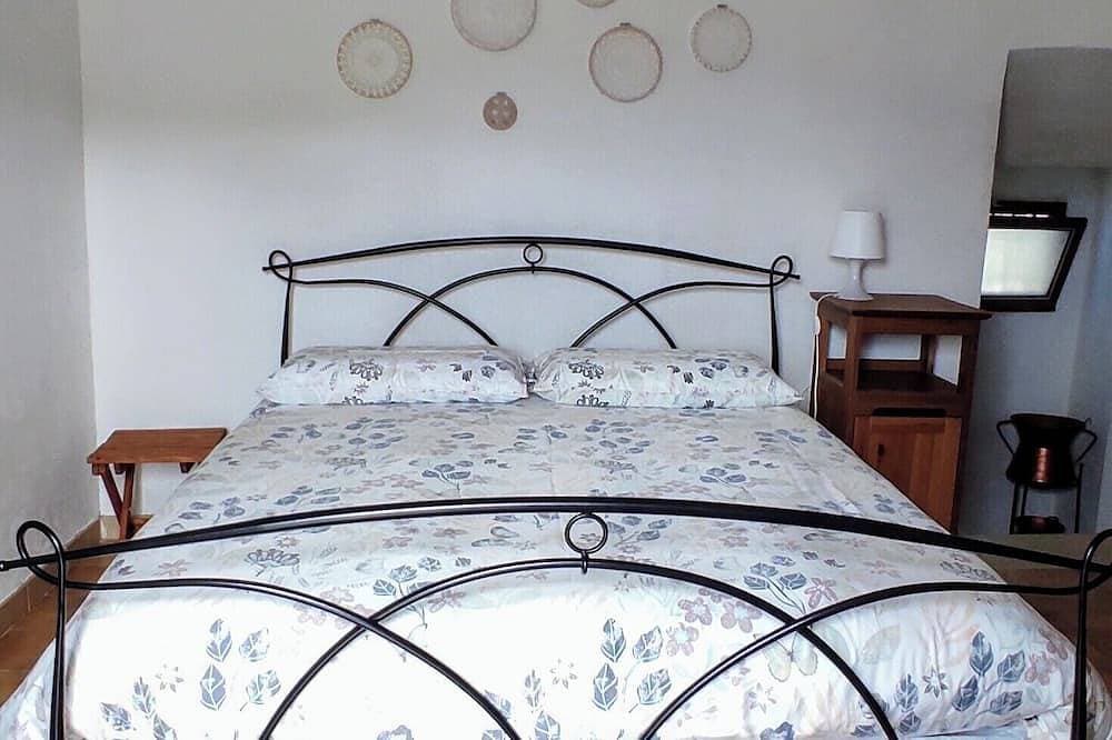 Experience authentic Abruzzo! Fedora's House in Capestrano, your ideal retreat. 1