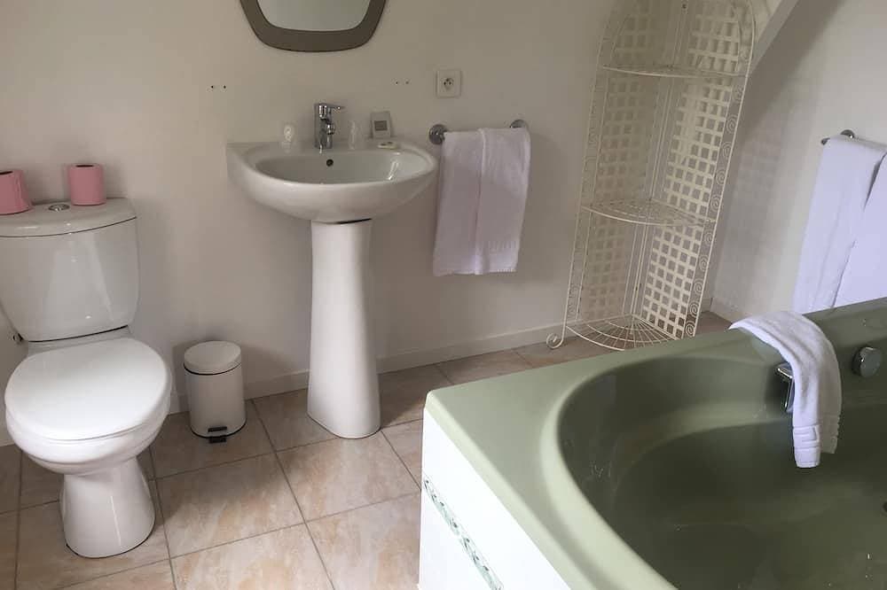 Foto 13 von 27: Romantic villa in Dordogne, air-conditioned, private heated pool, king size bed