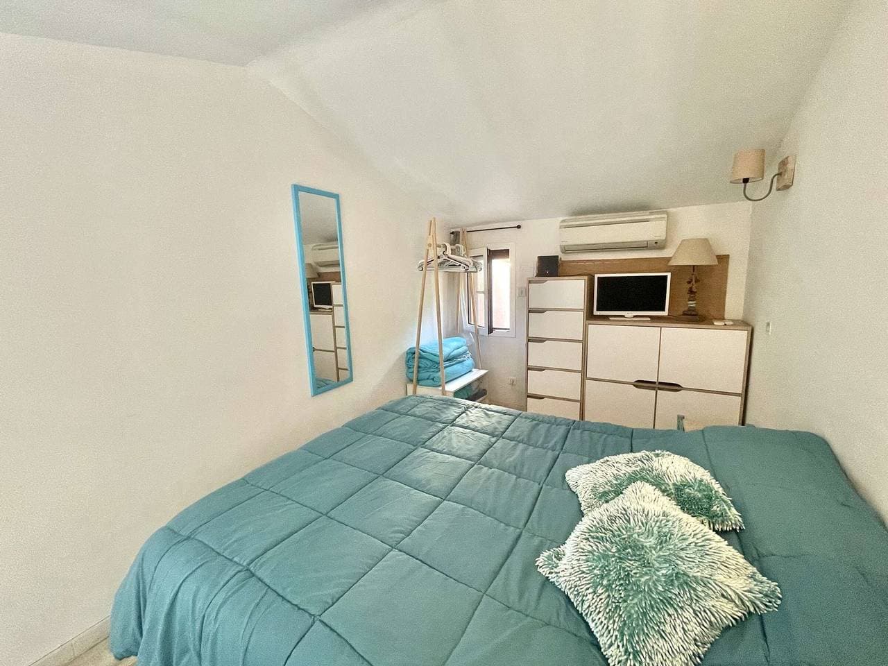Foto 10 von 27: Ferienhaus mit 4 Zimmern, Klimaanlage und Parkplatz in Porticcio