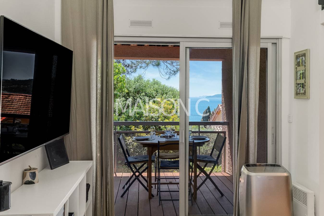 Foto 3 von 14: Apartment „Sea View – Nur wenige Schritte zum Meer“ mit Meerblick, Gemeinschaftsterrasse & Klimaanlage