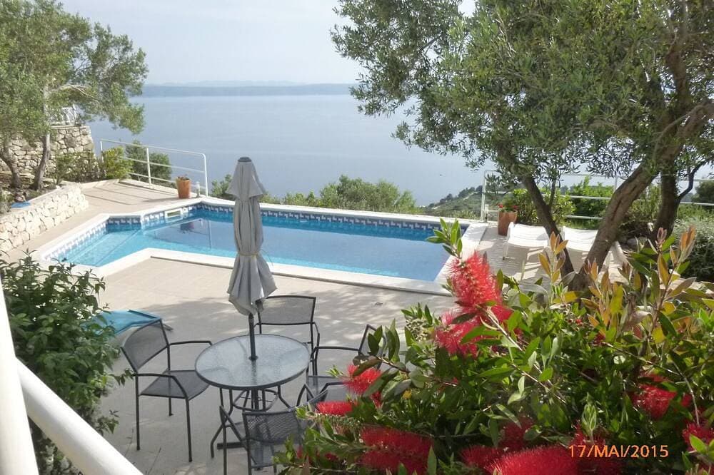 Foto 8 von 30: Villa in Podgora, 2 App. ruhig super Meer- und Inselblick. Privat Pool,WiFi