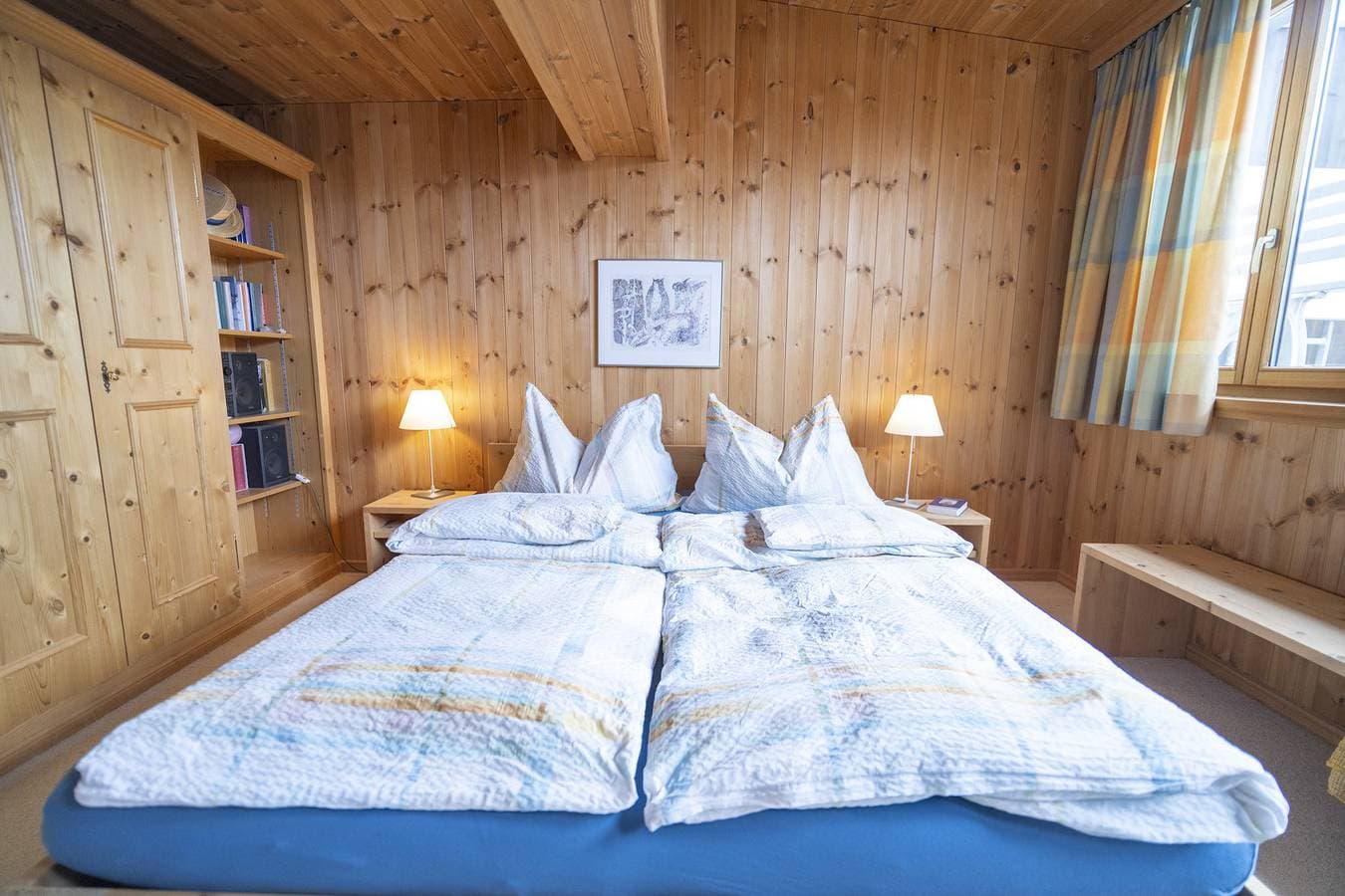 Foto 6 von 30: Chasa Rontsch Madlaina: Charmante 4.5 Zimmer-Dachwohnung mit Panorama-Aussicht mitten in Ftan