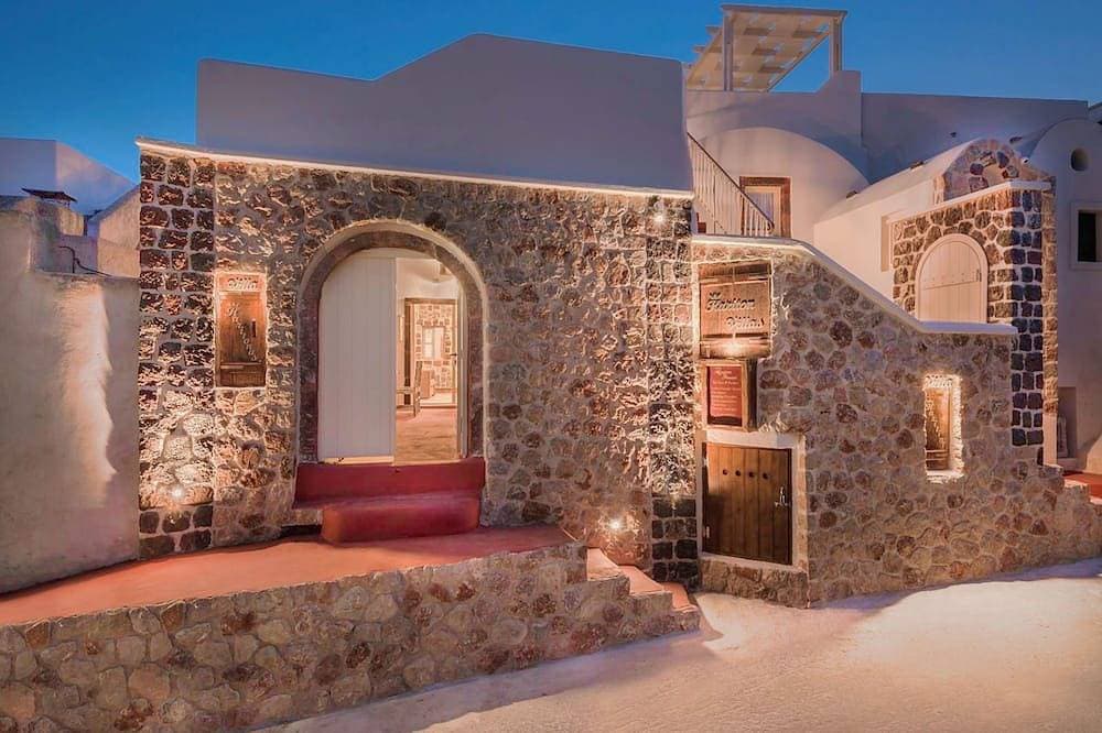 Foto 12 von 26: Luxury Villas Hariton – Private 1Br Villa with Rooftop Pool in Santorini