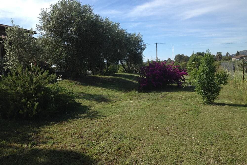 Foto 4 von 28: Casa Santina Haus in einem großen mediterranen Garten befindet