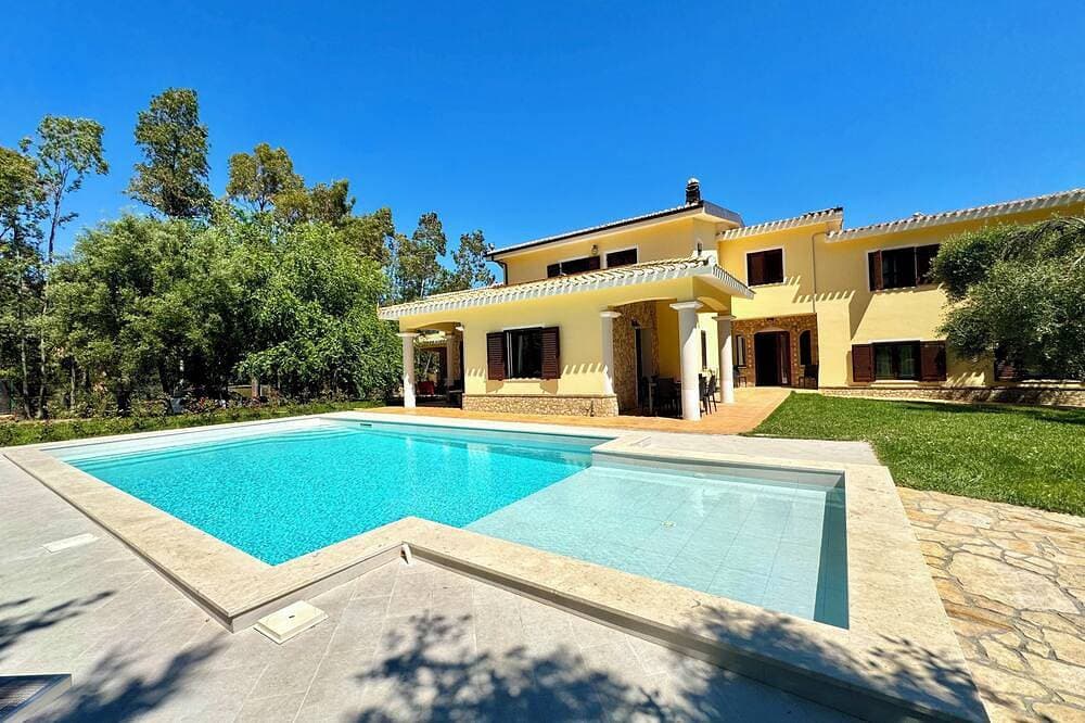 Foto 12 von 13: \" Villa with Pool Deluxe \"