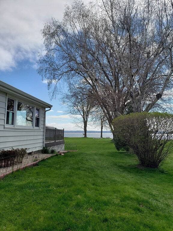 Foto 2 von 29: Beautiful Sunrises and Lakefront Views!