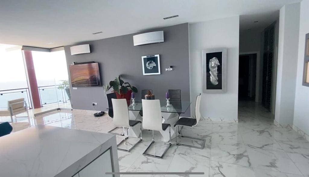 Foto 10 von 25: Penthouse In The Sea, Tauro