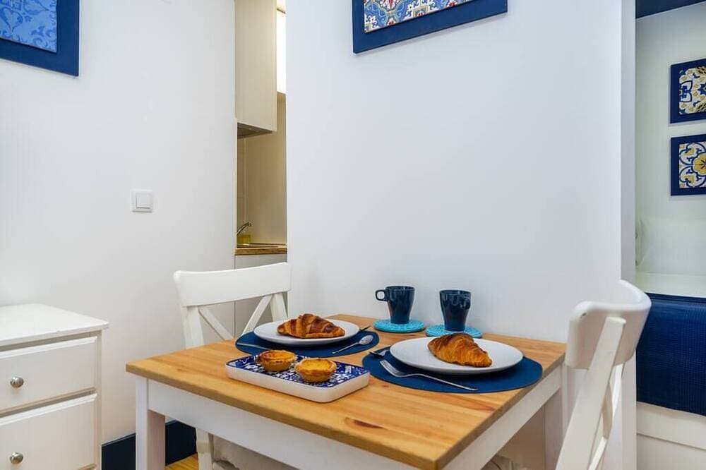 Foto 10 von 13: Charming Studio Steps from Martim Moniz