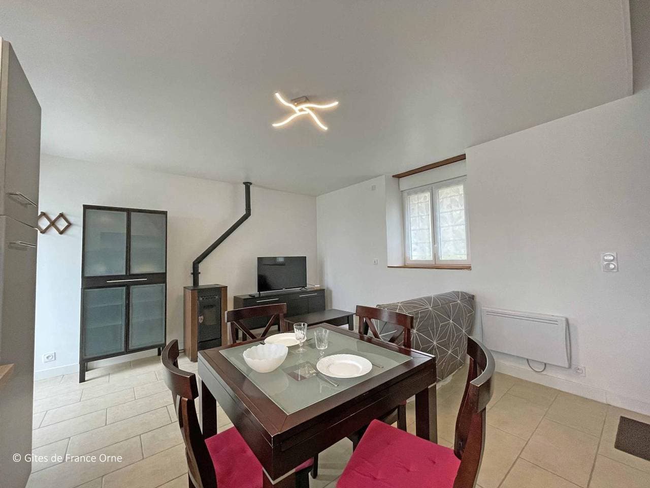 Foto 5 von 17: Helles renoviertes Ferienhaus mit Haustieren erlaubt, Parkplatz und WIFI in der Schweiz Normandie