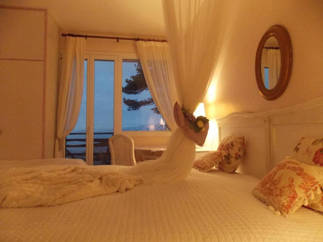 Foto 8 von 25: Large Double Room with Balcony