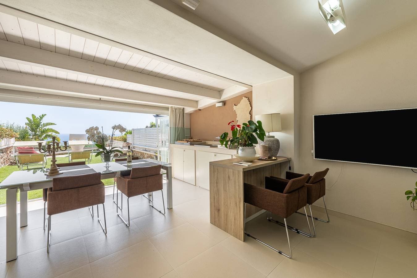 Foto 7 von 34: Ferienhaus 'Villa Acquamarina' mit Meerblick, Garten, Terrasse und WLAN