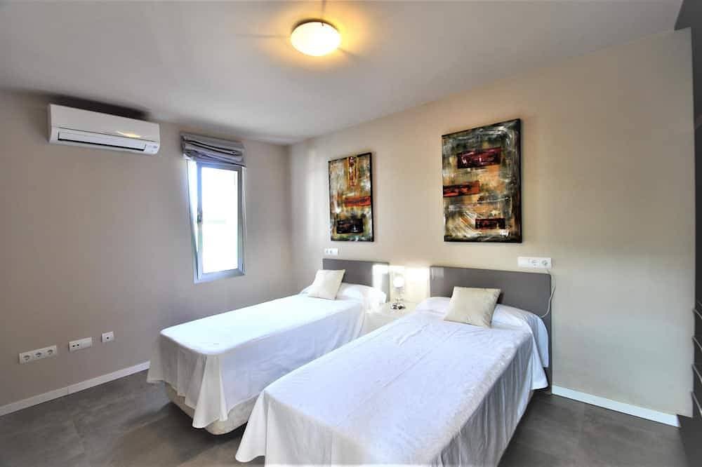 Foto 2 von 30: Moderne Villa in der Nähe von Golf und mit privatem Pool - Last minute offer Juni und Juli - Kostenloses WLAN