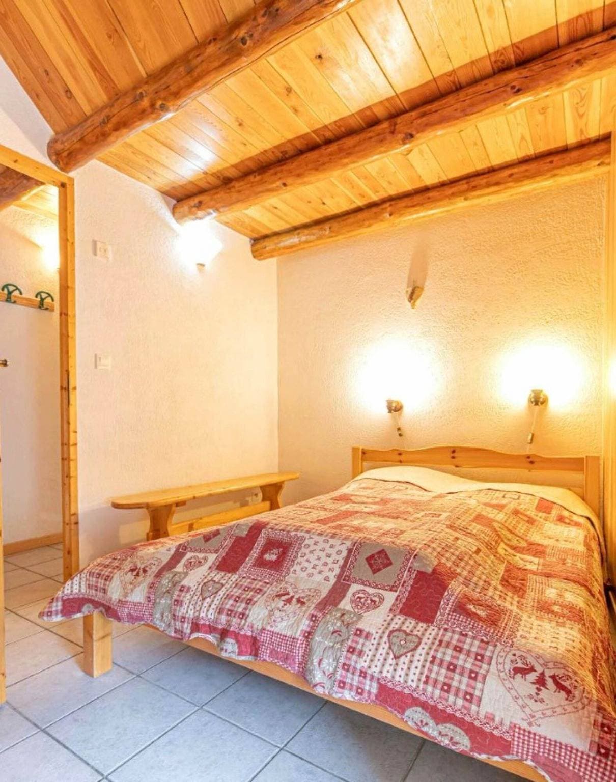 Foto 12 von 21: Chalet „Vernès Le Chamois“ mit Bergblick, Gemeinschaftsgarten und WLAN