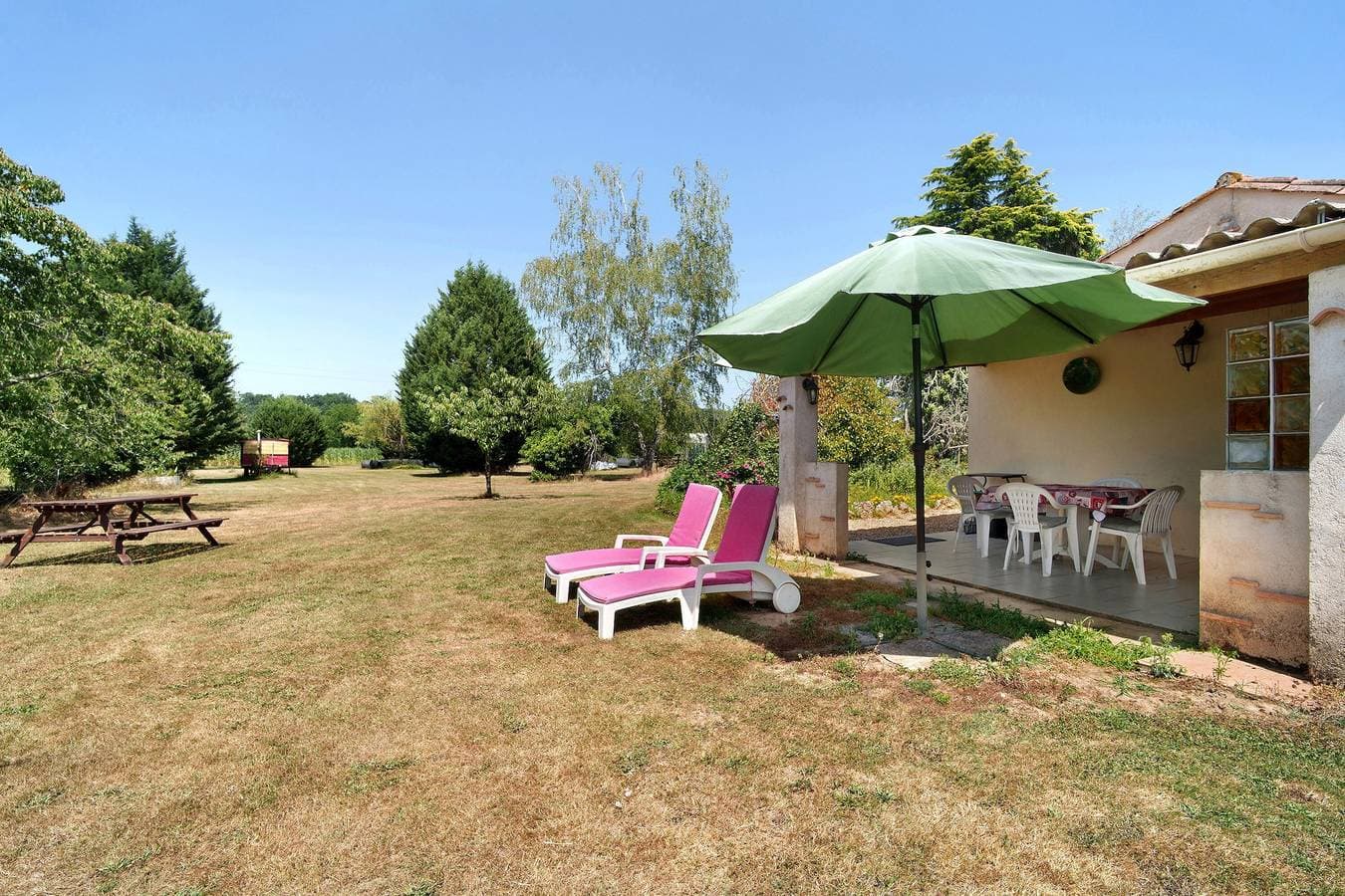 Foto 3 von 19: Bed & Breakfast „Chambre Double Carpediem Bergerac“ mit Gemeinschaftsgarten, WLAN und Klimaanlage