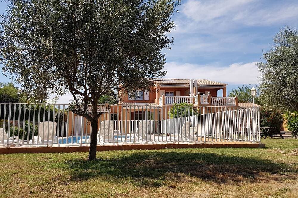 Foto 7 von 11: Seasonal rental of air-conditioned gîtes, swimming pool