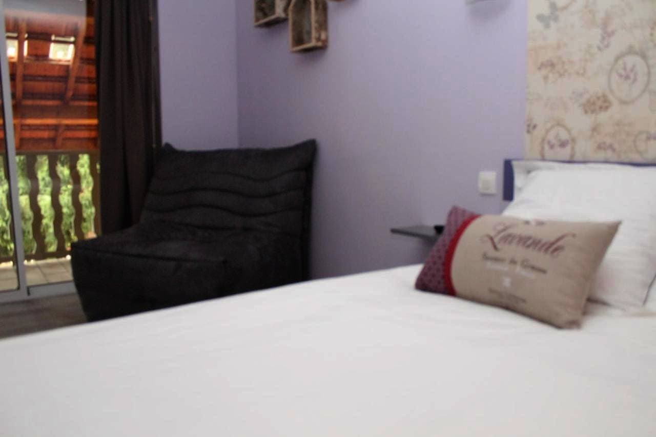 Foto 2 von 8: Double Room with Private Bathroom