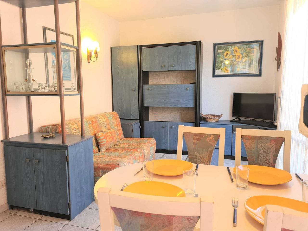 Foto 3 von 16: Gemütliches 2-Zimmer-Apartment für 4 Personen, 450 m vom Strand, mit Garten und Parkplatz