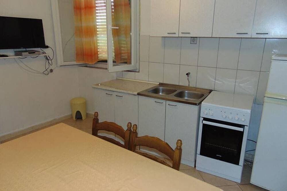 Foto 9 von 18: 3-Zimmer-Ferienwohnung mit Balkon und Meerblick Sucuraj, Hvar