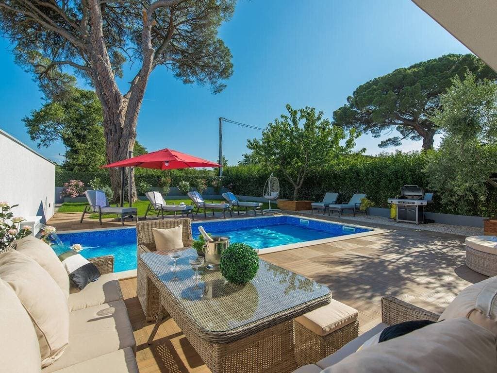 Foto 2 von 17: Villa in Poreč mit Schwimmbecken
