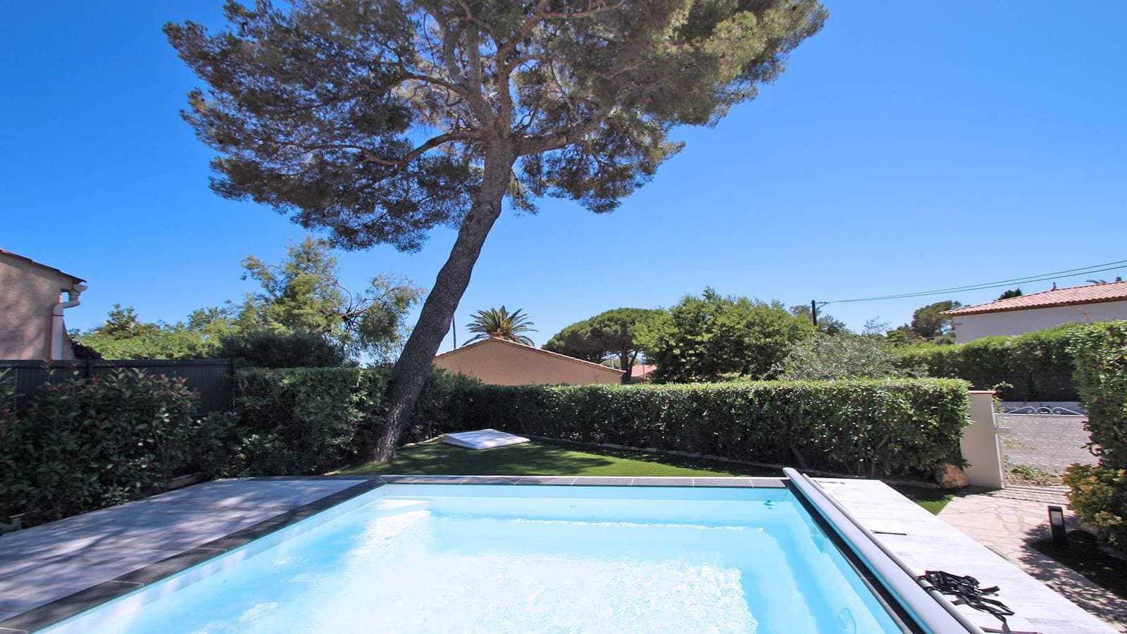 Foto 2 von 17: Villa für 6 Personen - Klimaanlage - WiFi - Privater Pool - Strand zu Fuß - Les Issambres - 3*