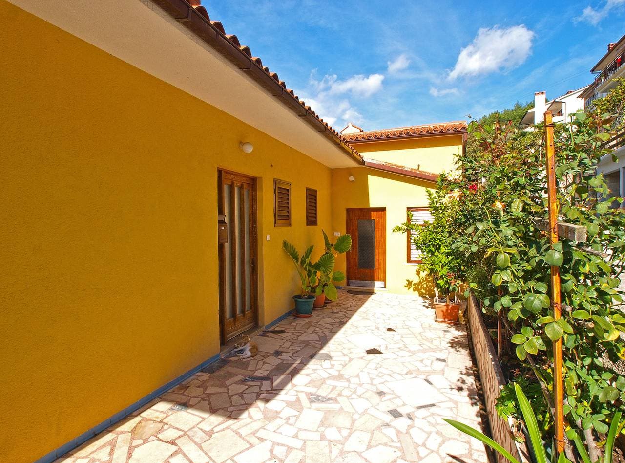 Foto 8 von 31: Ferienwohnung für 3 Personen mit Terrasse