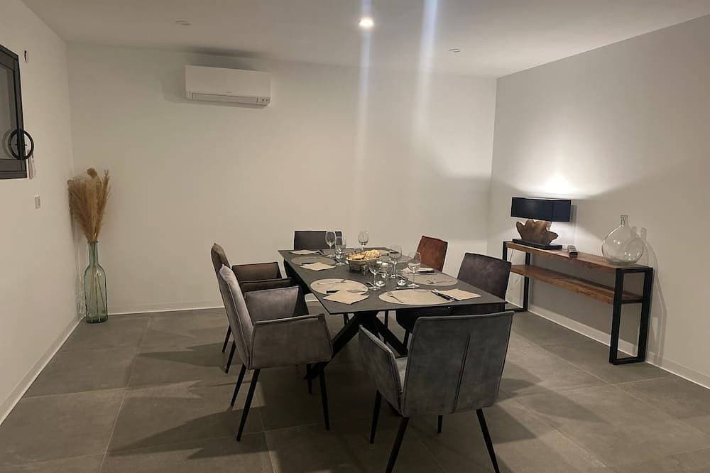 Foto 10 von 30: Geräumige 220 m² große Villa mit privatem Pool und großem umzäunten Garten