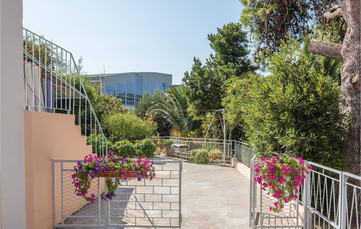 Foto 3 von 24: Gemütliche Ferienwohnung mit Terrasse in der Nähe der Küste von Makarska und mit Restaurants