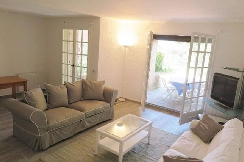 Foto 5 von 12: Renoviertes 2-Zimmer-Mas mit Pool 1 km vom Strand Gigaro entfernt