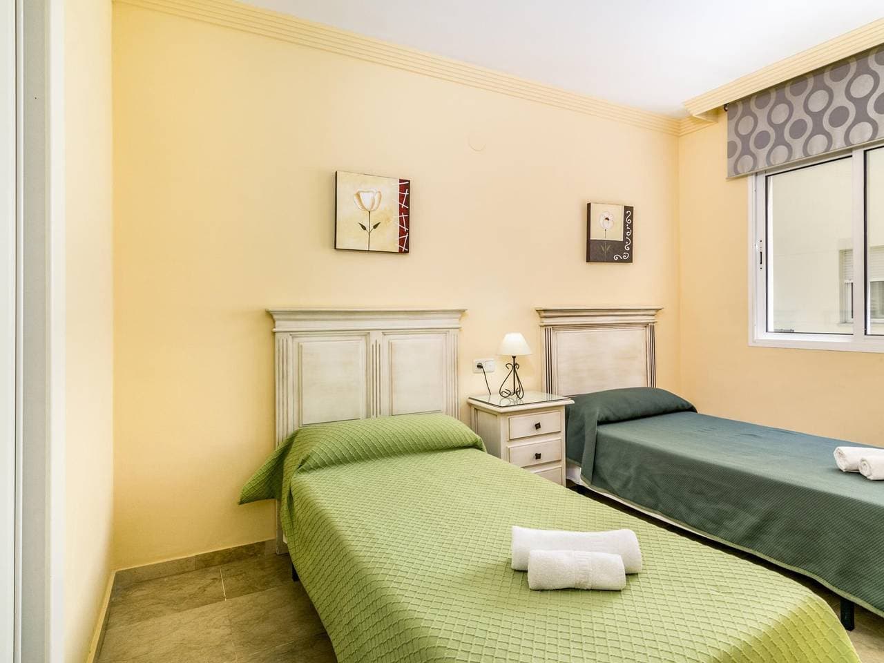Foto 10 von 22: Apartment am Meer mit Pool, Klimaanlage, WLAN und Parkplatz in Marbella