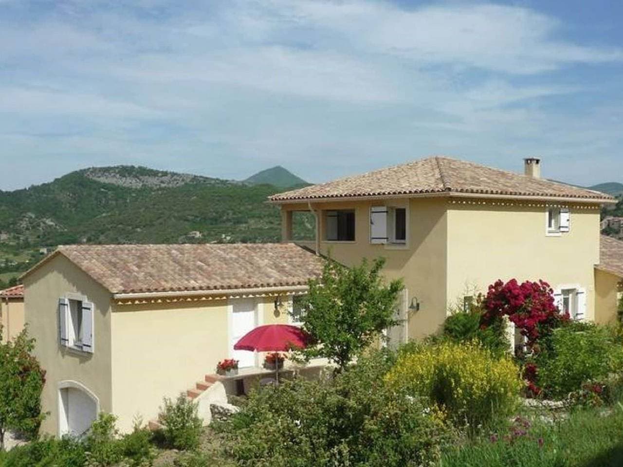 Fantastische Ferienwohnung in Montbrun-les-Bainsmit Balkon 1
