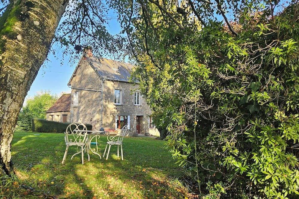 Quiet Countryside Guest House Retreat Surrounded by Panoramic Views 1