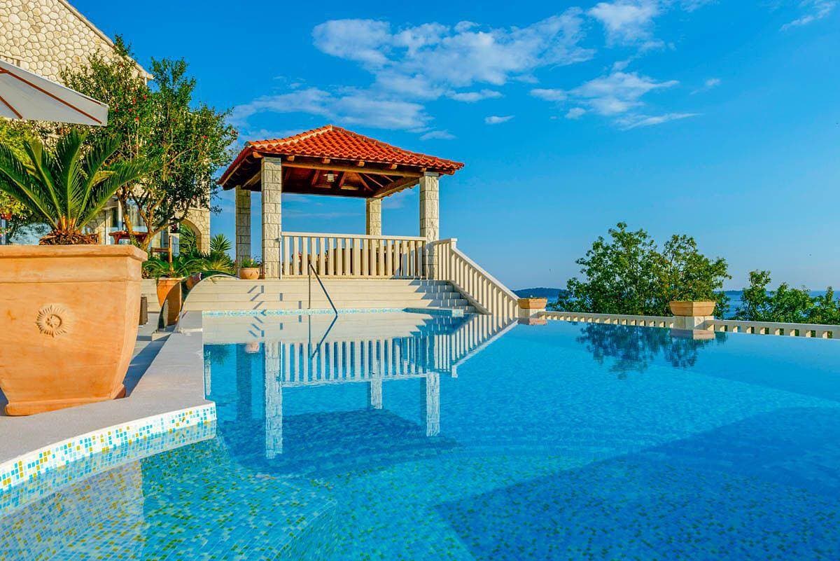 Villa 1