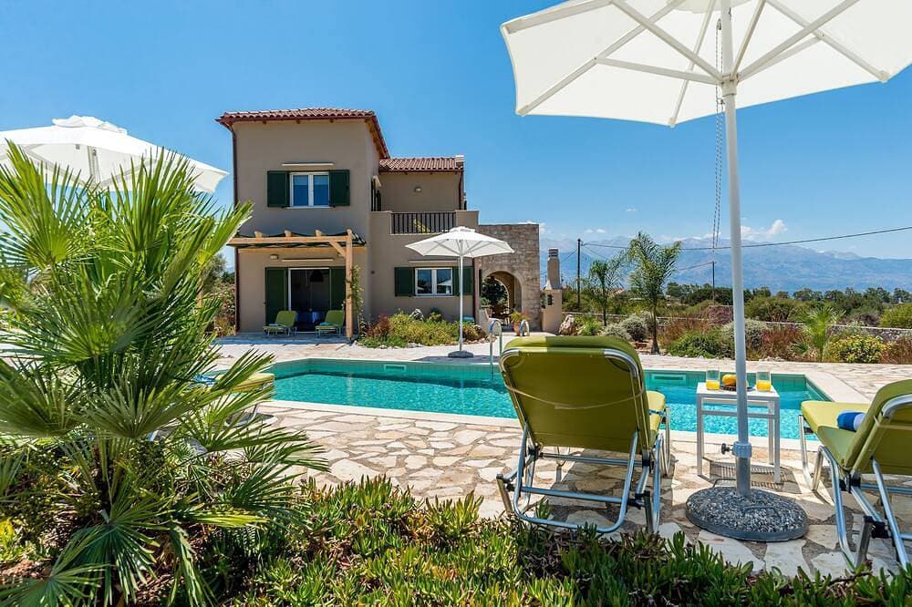 Villa Helios, luxury holiday home, private pool, peaceful rural environment 1