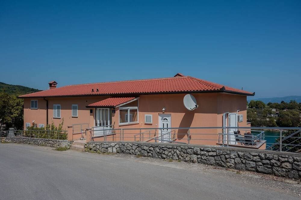 Foto 11 von 30: Seaside apartments with amazing ocean view / Terrace Apartment with ocean view