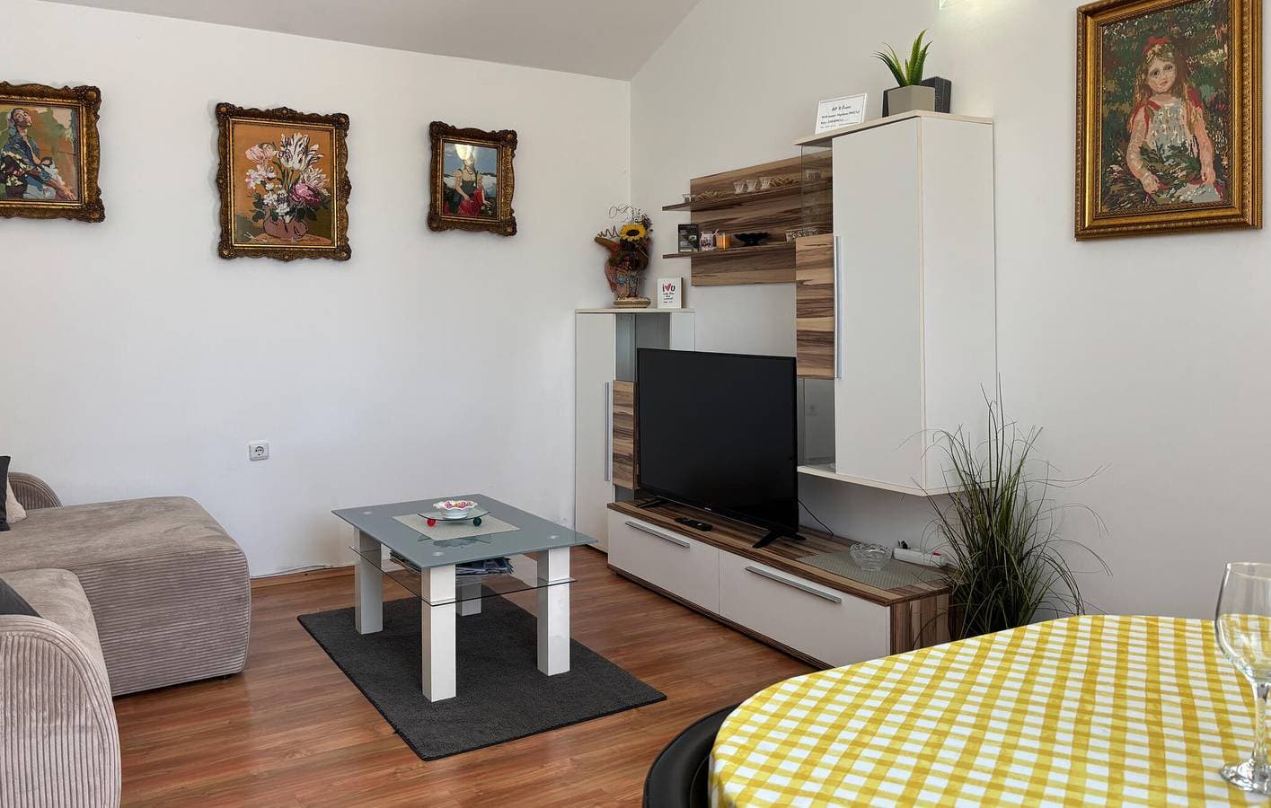 Foto 5 von 23: Charmantes Apartment mit Terrasse in der Nähe eines Bistros und des Stadtzentrums in Žminj
