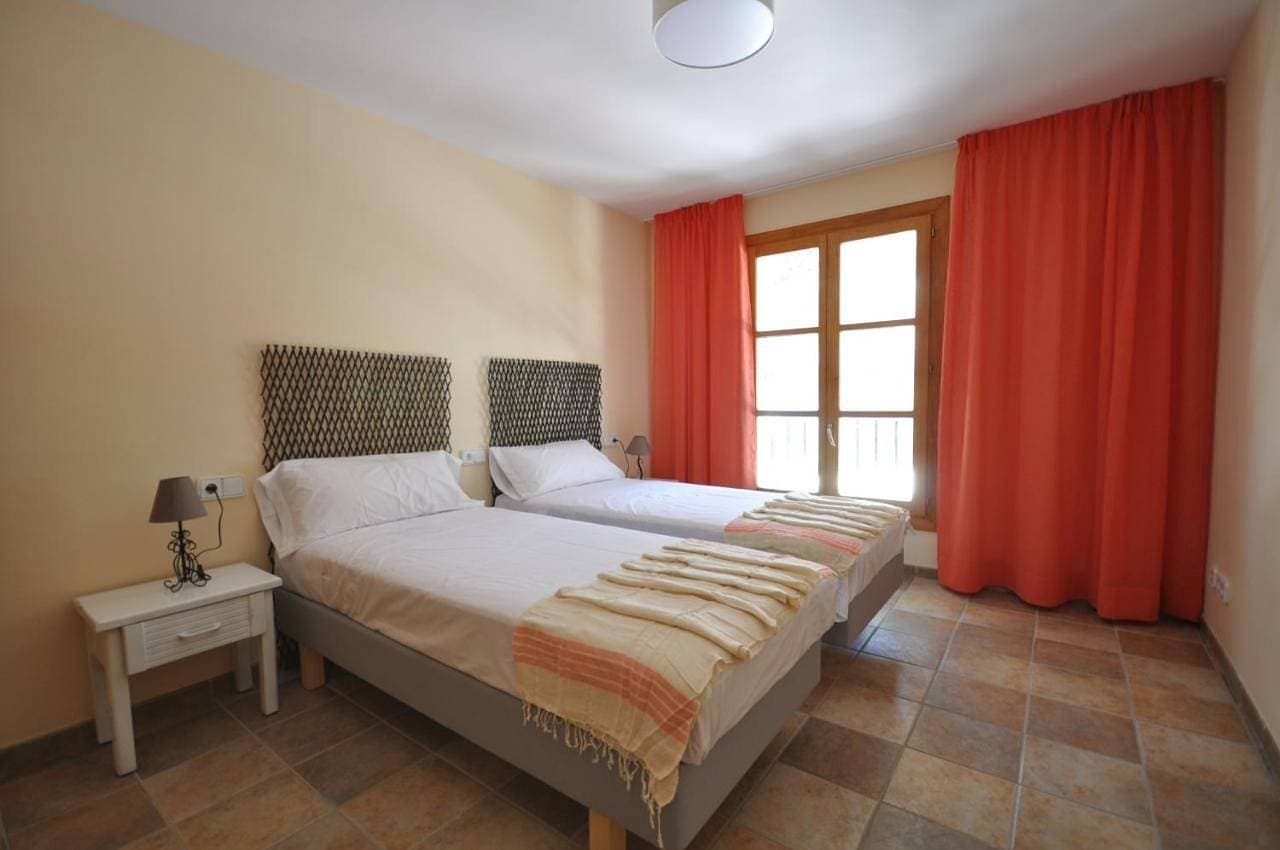 Foto 12 von 33: Three-Bedroom Villa with Sea View
