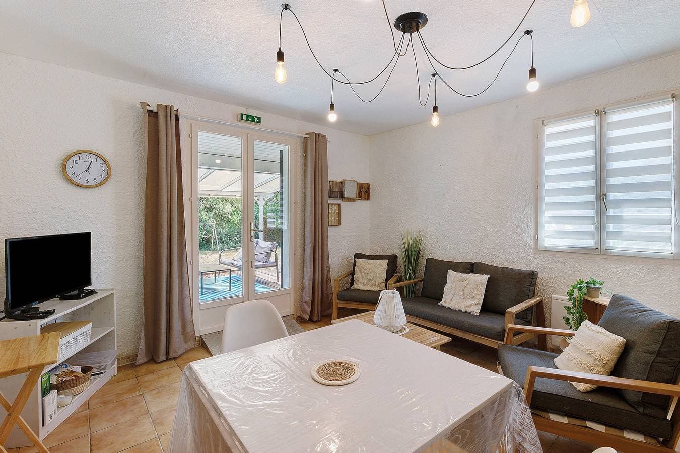 Foto 5 von 26: Ferienhaus 'Au Relax N°10' mit Gemeinschaftspool und Terrasse