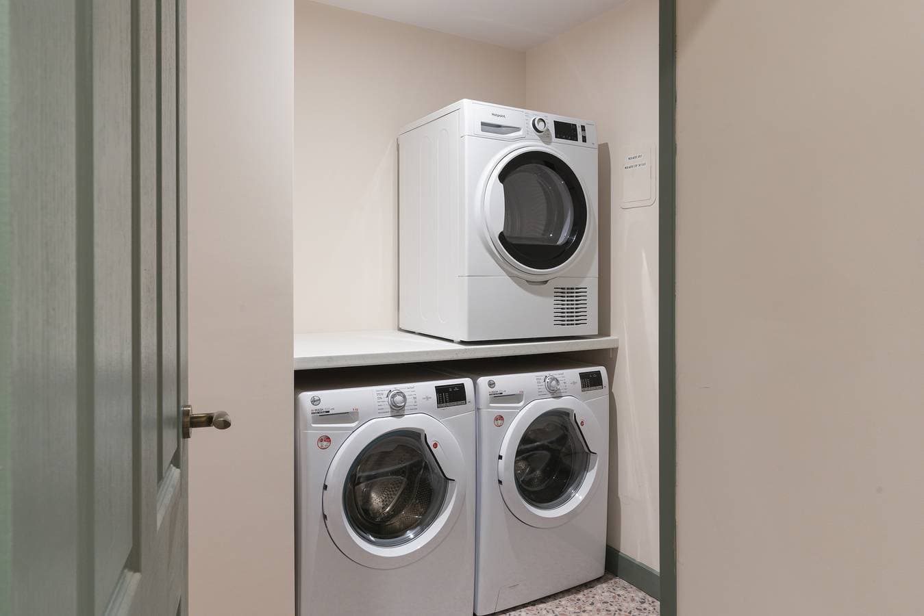 Foto 10 von 11: Your Apartment | Cotham Arms - Studio (Sk)