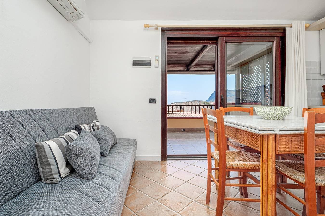 Foto 3 von 21: Ferienwohnung 'Tramontina' mit Meerblick, WLAN und Klimaanlage