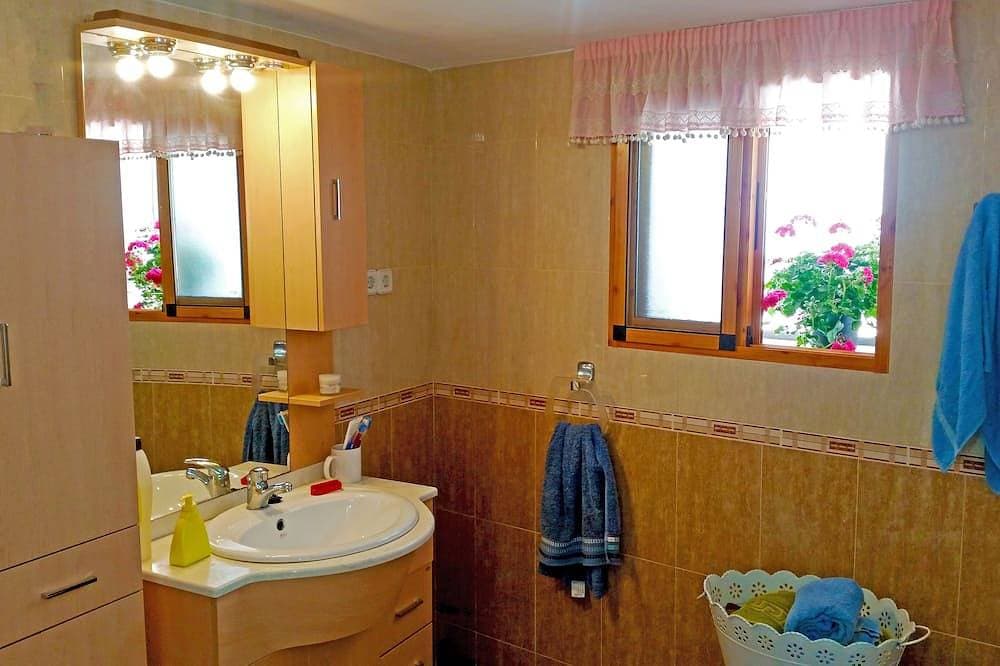 Foto 5 von 30: Classic Andalusian Villa, Surrounded By Orange Trees, Fountains. Private Pool.