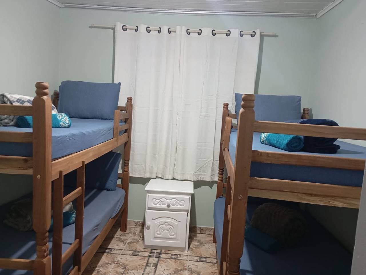 Foto 12 von 41: Luxuriöses, geräumiges Haus für bis zu 09 Personen in der Guaritá-Straße