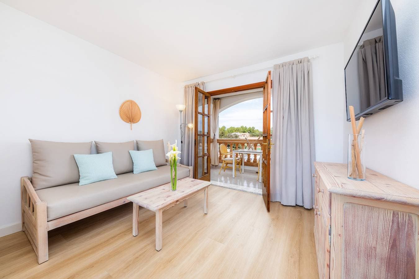 Foto 5 von 26: Strandnahes Apartment mit Zugang zum Pool, einer privaten Terrasse, Klimaanlage und WLAN