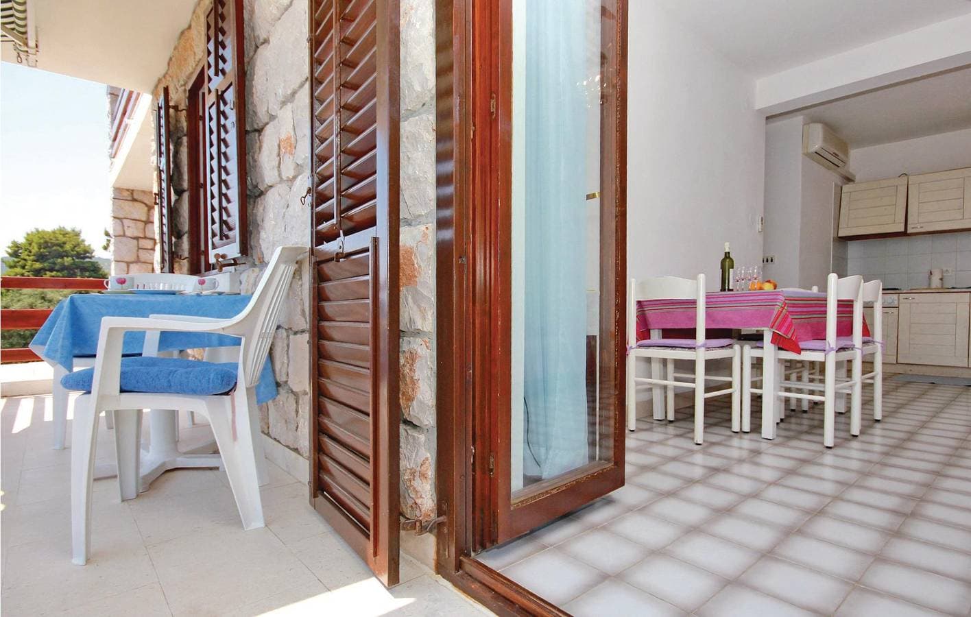 Foto 4 von 26: Gemütliche Ferienwohnung mit WLAN, Klimaanlage und Terrasse – 1000 m vom Strand Jabna entfernt