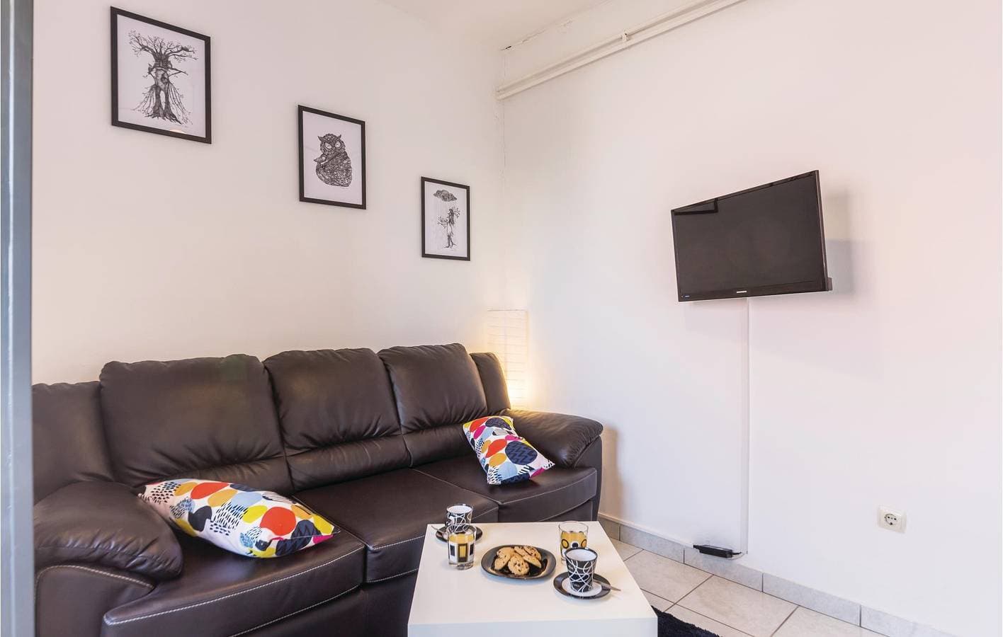Foto 9 von 22: Gemütliche Ferienwohnung mit Terrasse, WLAN und Parkplatz in der Nähe des Caffè Bar Porto