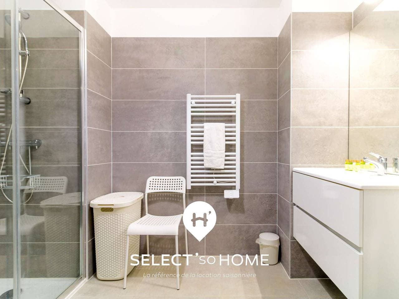 Foto 11 von 15: Helle Wohnung mit Pool und Garage in Bormes-les-Mimosas