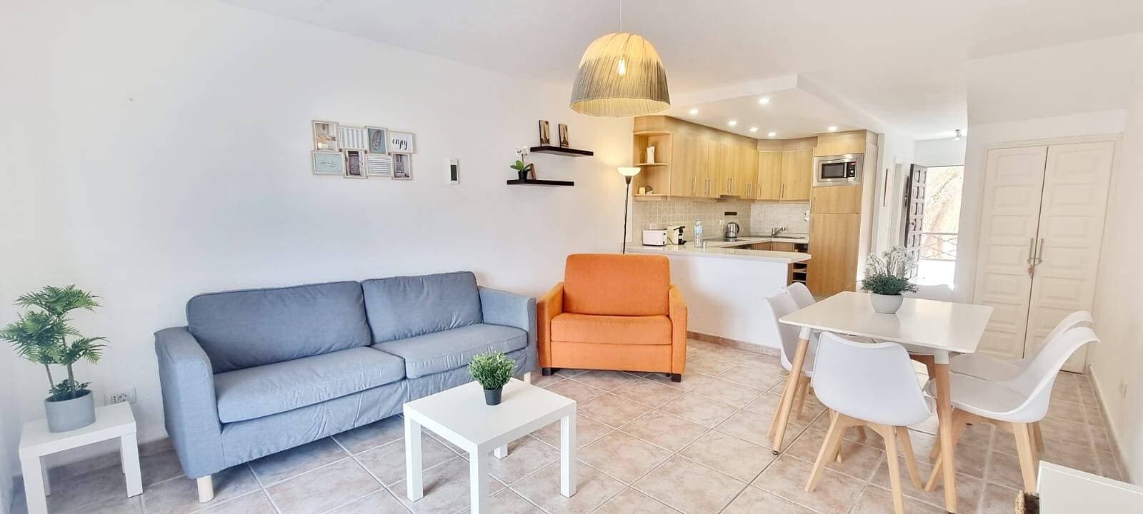 Foto 6 von 31: Ferienwohnung 'Amarilla Bay' mit Meerblick, Gemeinschaftspool und WLAN