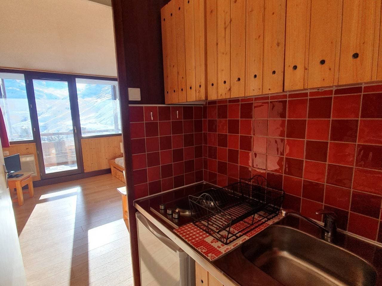 Foto 3 von 12: Studio ideal gelegen an den Pisten Les Menuires, 2 Pers, Südbalkon, kostenloses Parken
